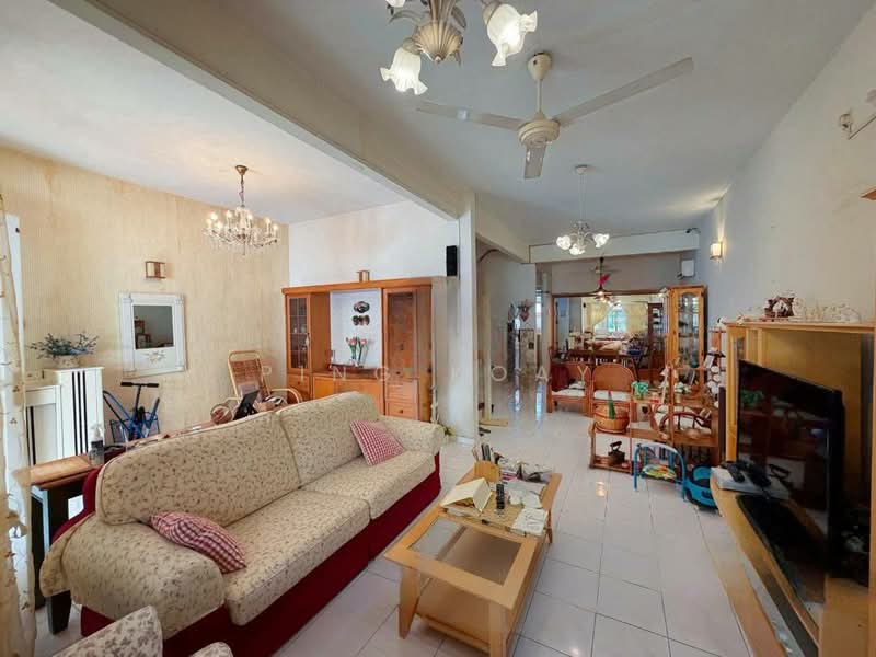 2-storey Terraced House for Sale in Island Glades (Jelutong) - Ping Koay - Living Room - PropertyGuru.com.my