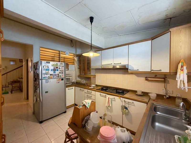 2-storey Terraced House for Sale in Island Glades (Jelutong) - Ping Koay - Kitchen - PropertyGuru.com.my