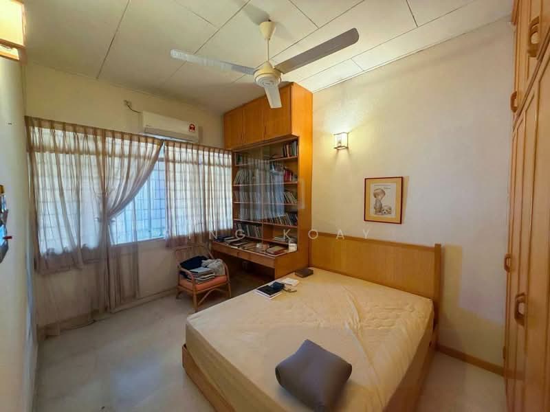 2-storey Terraced House for Sale in Island Glades (Jelutong) - Ping Koay - Bedroom - PropertyGuru.com.my