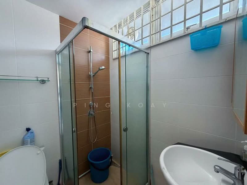2-storey Terraced House for Sale in Island Glades (Jelutong) - Ping Koay - Bathroom - PropertyGuru.com.my