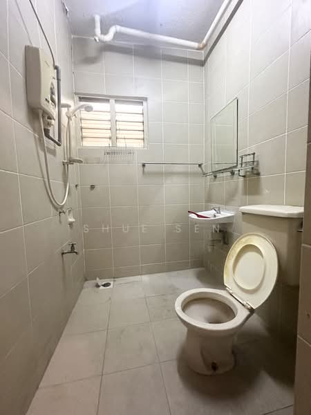 Apartment for Sale at Kuchai Entrepreneurs Park Apartment - Shue Sen - Bathroom - PropertyGuru.com.my