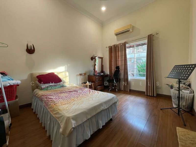 Bungalow for Sale in Taman Yarl (Jalan Klang Lama (Old Klang Road)) - Cameron Daniels - Bedroom - PropertyGuru.com.my