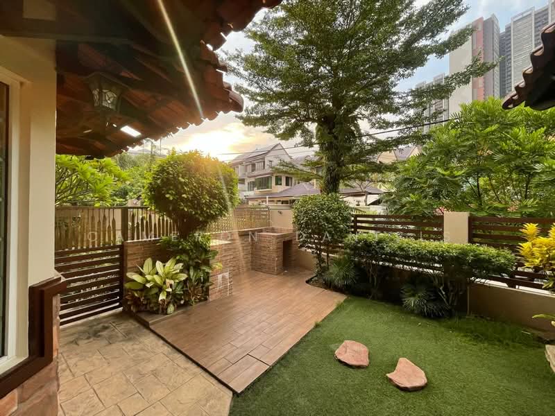 Bungalow for Sale in Taman Yarl (Jalan Klang Lama (Old Klang Road)) - Cameron Daniels - BBQ Area - PropertyGuru.com.my