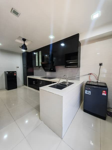 Rumah Teres 2 Tingkat untuk Disewa di Taman Dato Onn (Johor Bahru) - SJ CHAN - Kitchen - PropertyGuru.com.my