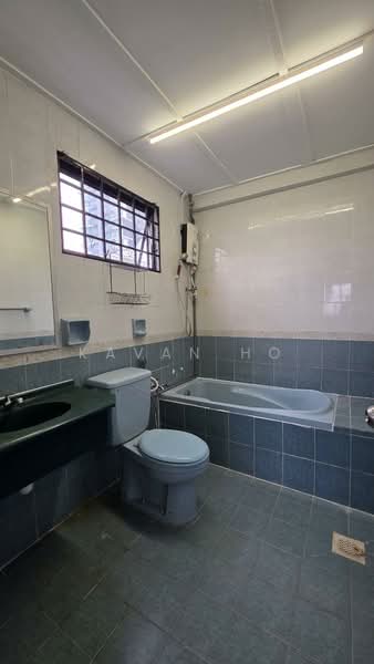 Kondominium untuk Dijual di Tiara Faber - Kavan Ho - Bathroom - PropertyGuru.com.my
