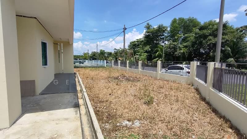 2-storey Terraced House for Sale in Bandar Saujana Putra (Tanjong Duabelas) - Georgia Wong - Exterior - PropertyGuru.com.my