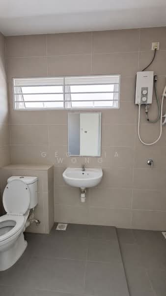2-storey Terraced House for Sale in Bandar Saujana Putra (Tanjong Duabelas) - Georgia Wong - Bathroom - PropertyGuru.com.my