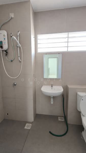 2-storey Terraced House for Sale in Bandar Saujana Putra (Tanjong Duabelas) - Georgia Wong - Bathroom - PropertyGuru.com.my