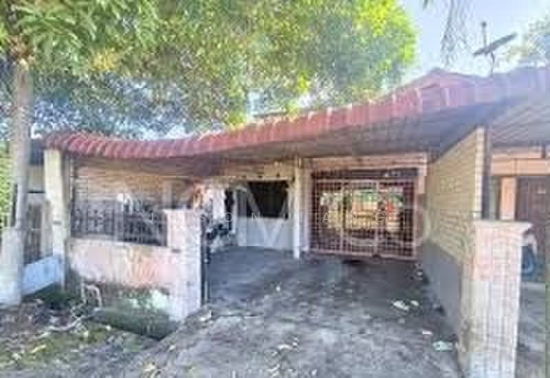 1-storey Terraced House for Sale in Taman Tasek Maju (Simpang Ampat) - Jason Tang - Exterior - PropertyGuru.com.my