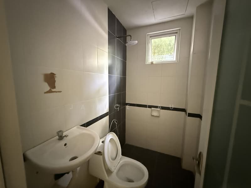 Rumah Berkembar untuk Dijual di Bandar Mahkota Cheras (Cheras) - Janice Lau - Bathroom - PropertyGuru.com.my