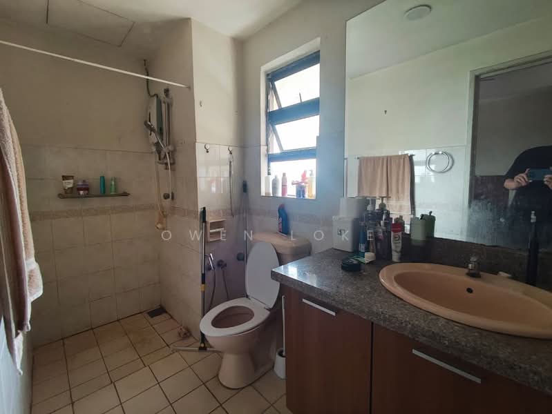 Condominium for Rent at Sunway Sutera Condominium - Owen Loke - Bathroom - PropertyGuru.com.my