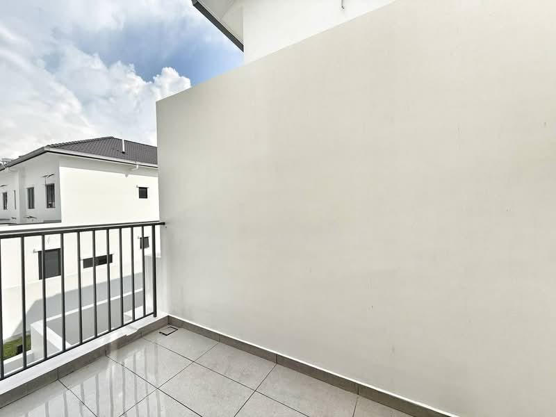 Cluster House for Sale in Eco Botanic 2 (Iskandar Puteri (Nusajaya)) - Wee Howe - Balcony - PropertyGuru.com.my