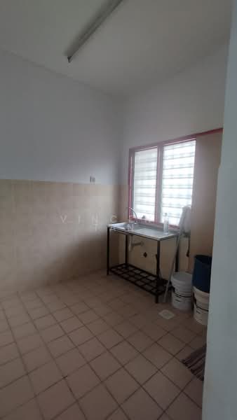 Rumah Teres 2 Tingkat untuk Disewa di Rawang (Selangor) - Vincent Tan - Kitchen - PropertyGuru.com.my
