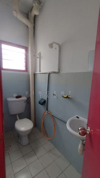 Rumah Teres 2 Tingkat untuk Disewa di Rawang (Selangor) - Vincent Tan - Bathroom - PropertyGuru.com.my