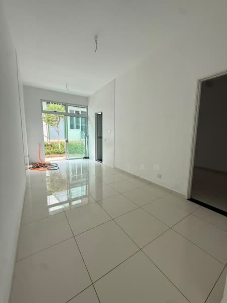 2-storey Terraced House for Sale in Taman Mount Austin (Tebrau) - Iden Tan - Interior - PropertyGuru.com.my