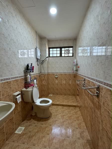 Pangsapuri untuk Dijual di Taman Cheng Mutiara - Vinc Pheng - Bathroom - PropertyGuru.com.my