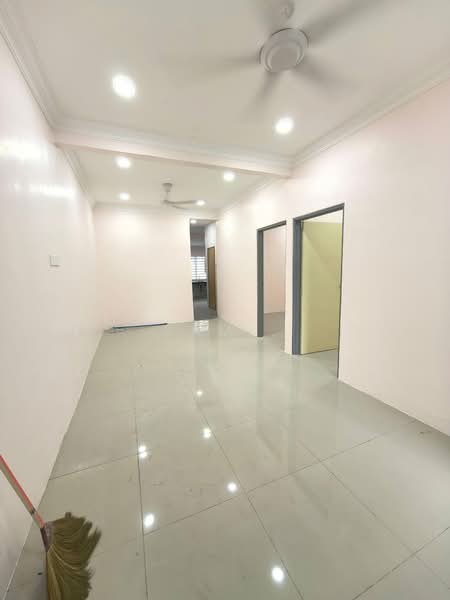 1-storey Terraced House for Sale in Taman Tasek Mewah (Ipoh) - Sam . - Living Room - PropertyGuru.com.my
