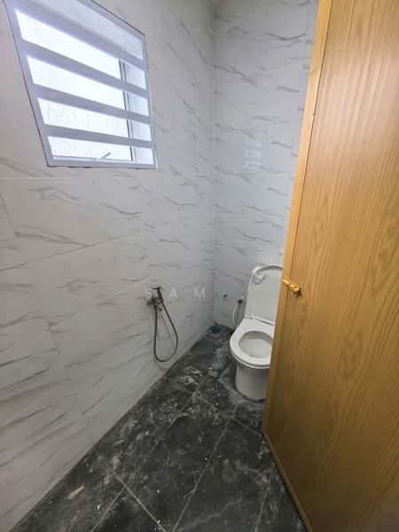 1-storey Terraced House for Sale in Taman Tasek Mewah (Ipoh) - Sam . - Bathroom - PropertyGuru.com.my