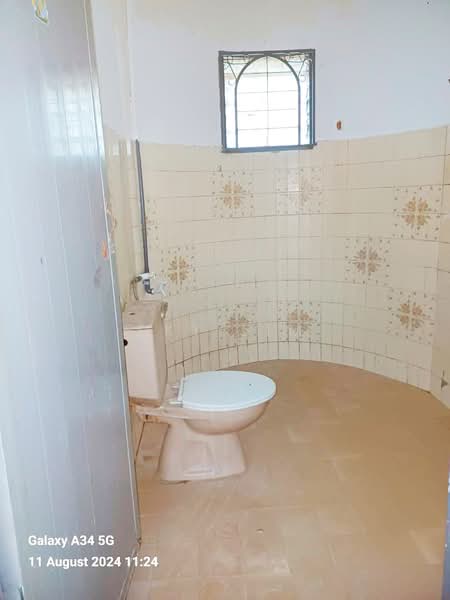 Rumah Berkembar untuk Dijual di Taman Desa Rasah (Rasah) - Sky Lim - Bathroom - PropertyGuru.com.my
