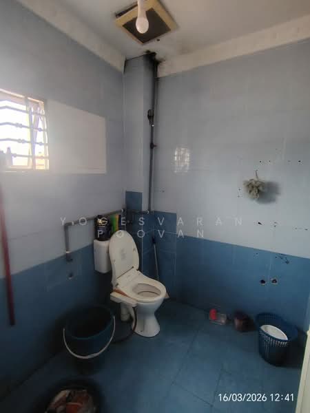 Rumah Teres 2 Tingkat untuk Dijual di Taman Sejahtera (Klang) - Yogesvaran Poovan - Bathroom - PropertyGuru.com.my