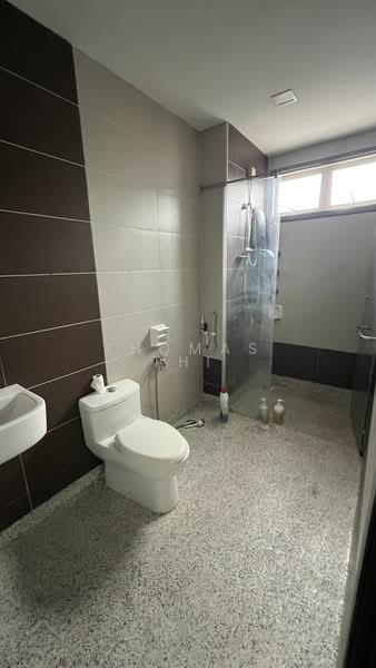 Semi-Detached House for Rent in Bandar Bestari (Klang) - Thomas Thi - Bathroom - PropertyGuru.com.my