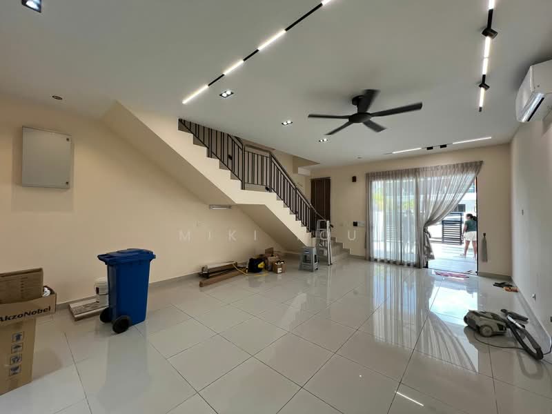 2-storey Terraced House for Rent in Bandar Rimbayu (Telok Panglima Garang) - Miki You - Living Room - PropertyGuru.com.my