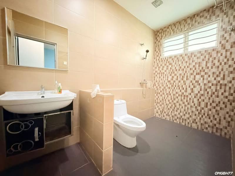 2-storey Terraced House for Sale in Kampung Batu Belah (Klang) - Loke . - Bathroom - PropertyGuru.com.my