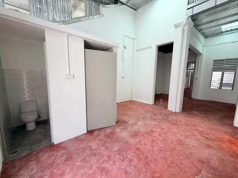 Shop for Rent in George Town (Penang) - Lee Xue Chen - Bathroom - PropertyGuru.com.my