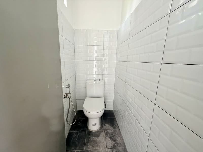 Shop for Rent in George Town (Penang) - Lee Xue Chen - Bathroom - PropertyGuru.com.my