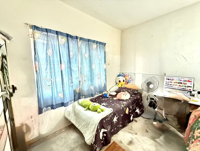 Flat for Sale at Bandar Bukit Tinggi 2 - Simon Lee - Bedroom - PropertyGuru.com.my