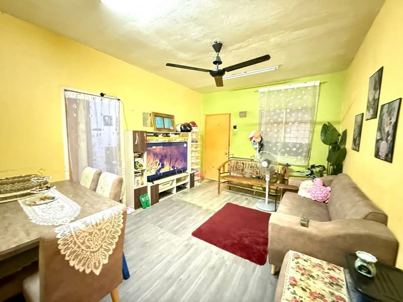 Flat for Sale at Bandar Bukit Tinggi 2 - Simon Lee - Living Room - PropertyGuru.com.my