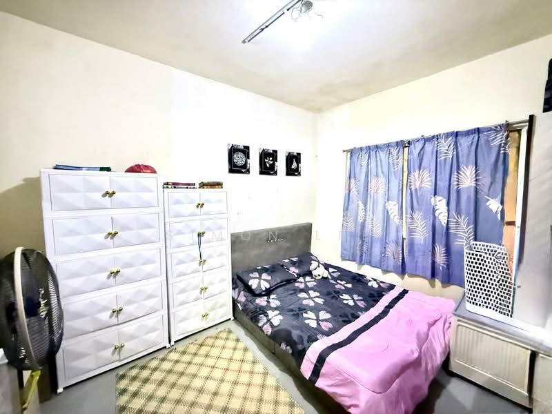Flat for Sale at Bandar Bukit Tinggi 2 - Simon Lee - Bedroom - PropertyGuru.com.my