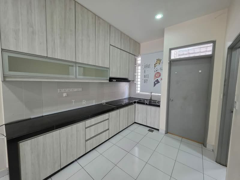 2-storey Terraced House for Rent in Rawang (Selangor) - Tris Jong - Kitchen - PropertyGuru.com.my