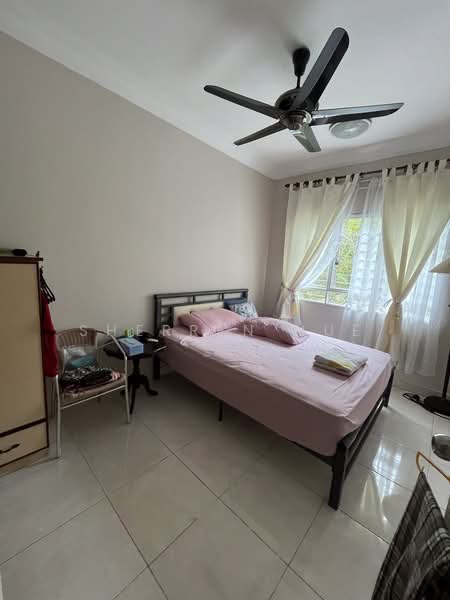 Condominium for Sale at Perdana View - Sherren Hue - Master Bedroom - PropertyGuru.com.my