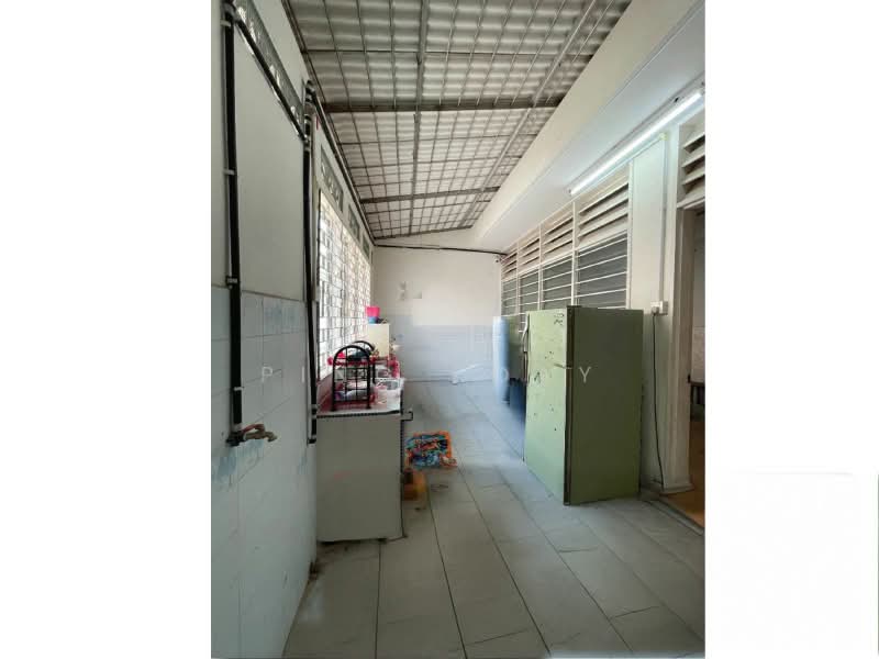 2-storey Terraced House for Sale in Island Glades (Jelutong) - Ping Koay - Kitchen - PropertyGuru.com.my