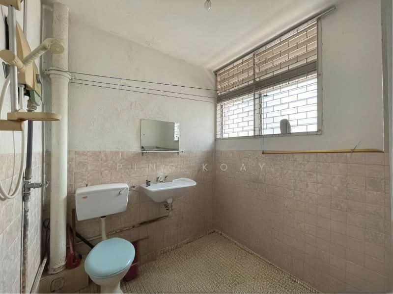 2-storey Terraced House for Sale in Island Glades (Jelutong) - Ping Koay - Bathroom - PropertyGuru.com.my