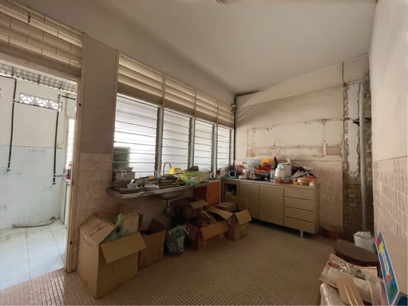 2-storey Terraced House for Sale in Island Glades (Jelutong) - Ping Koay - Kitchen - PropertyGuru.com.my