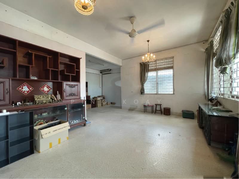 2-storey Terraced House for Sale in Island Glades (Jelutong) - Ping Koay - Living Room - PropertyGuru.com.my
