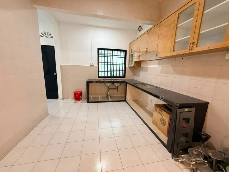 1-storey Terraced House for Sale in Bandar Pulai Jaya (Kulai) - Daniel Yong - Kitchen - PropertyGuru.com.my