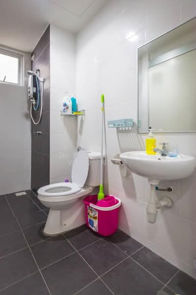Servis Apartment untuk Disewa di Maxim Citylights - Denise Wong - Bathroom - PropertyGuru.com.my