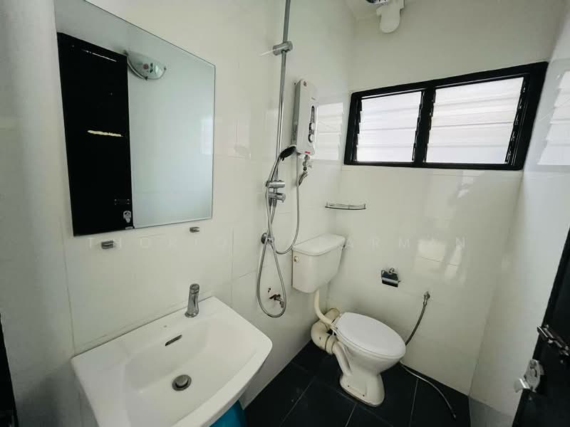 Apartment for Sale at Pangsapuri Carlina - Thoriq Suparman - Bathroom - PropertyGuru.com.my