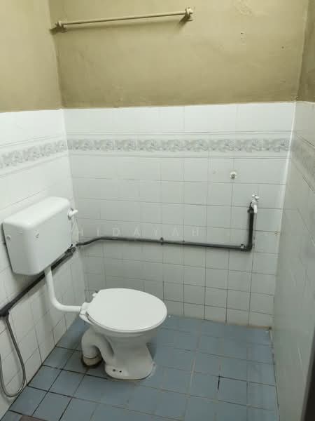 Rumah Teres untuk Disewa di Taman Senangin (Kulim) - Hidayah . - Bathroom - PropertyGuru.com.my