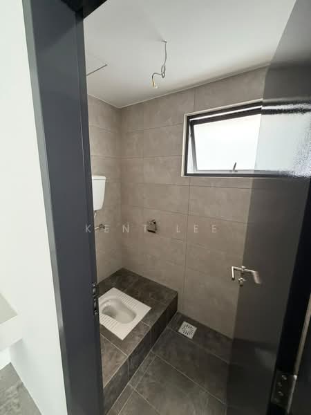 Kedai / Pejabat untuk Disewa di BANDAR PUCHONG JAYA (Puchong) - Kent Lee - Bathroom - PropertyGuru.com.my