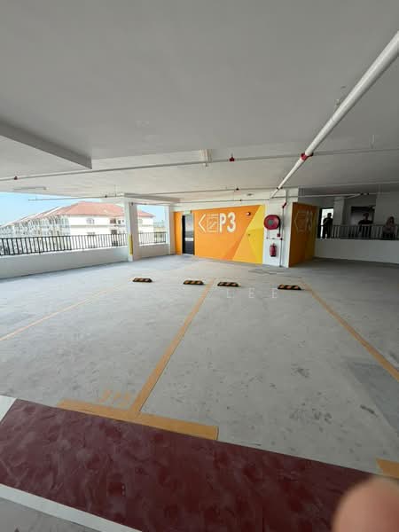 Kedai / Pejabat untuk Disewa di BANDAR PUCHONG JAYA (Puchong) - Kent Lee - Car Park - PropertyGuru.com.my