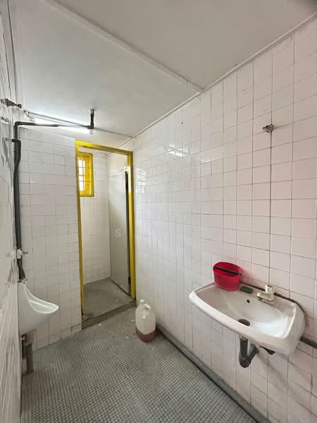 Shop / Office for Sale in Bandar Baru Menglembu (Menglembu) - Sam . - Bathroom - PropertyGuru.com.my