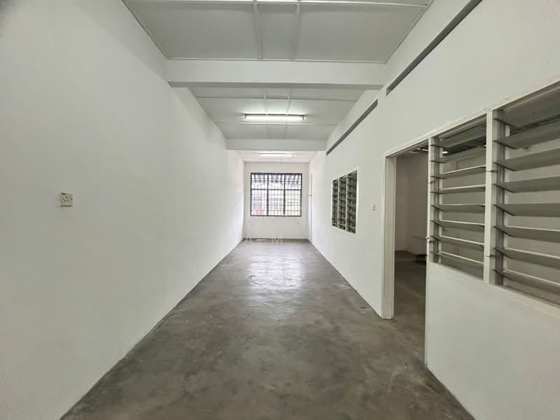 Shop / Office for Sale in Bandar Baru Menglembu (Menglembu) - Sam . - Interior - PropertyGuru.com.my