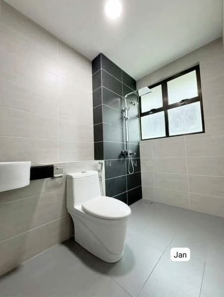 Rumah Berkembar untuk Dijual di Setia Utama (Setia Alam) - Suen Ng - Bathroom - PropertyGuru.com.my