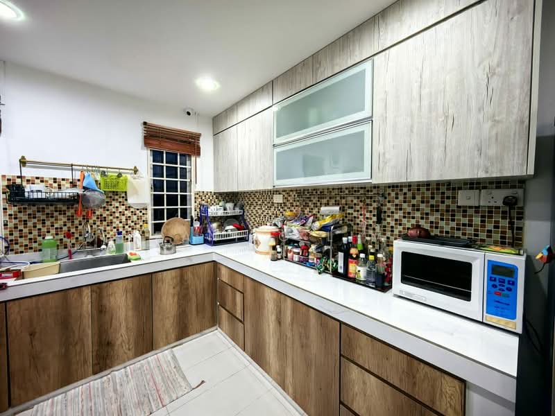 Rumah Teres untuk Dijual di Alam Damai (Cheras) - Danilo Lim - Kitchen - PropertyGuru.com.my