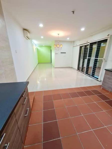 Rumah Teres untuk Dijual di Alam Damai (Cheras) - Danilo Lim - Living Room - PropertyGuru.com.my