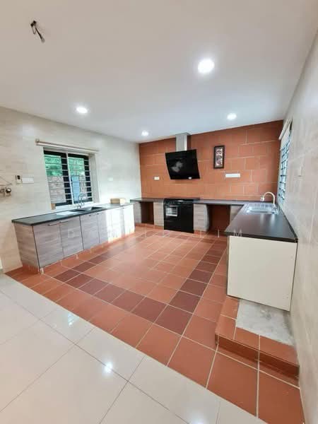 Rumah Teres untuk Dijual di Alam Damai (Cheras) - Danilo Lim - Kitchen - PropertyGuru.com.my
